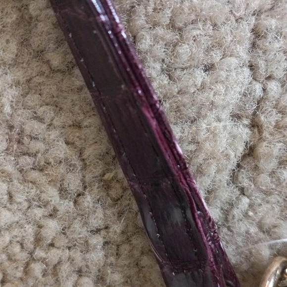 Liz Claiborne small burgundy purse polyurethane snake pattern - Picture 6 of 6